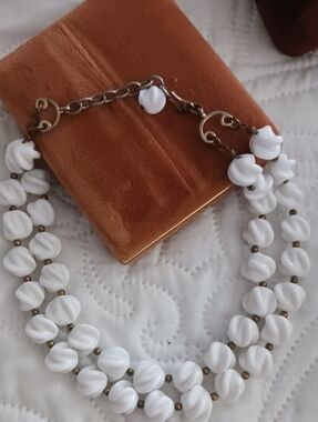 40s Milkglass Vintage Double Strand Sculpted Bead Necklace